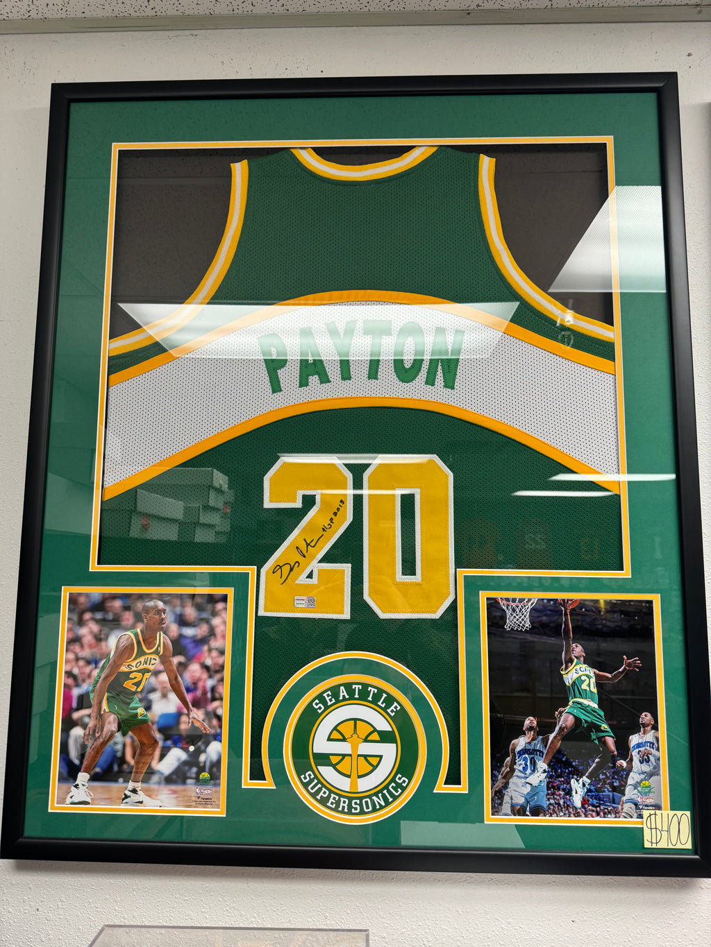 Gary Payton #20 (Seattle SuperSonics) Autographed Jersey Framed w/ COA